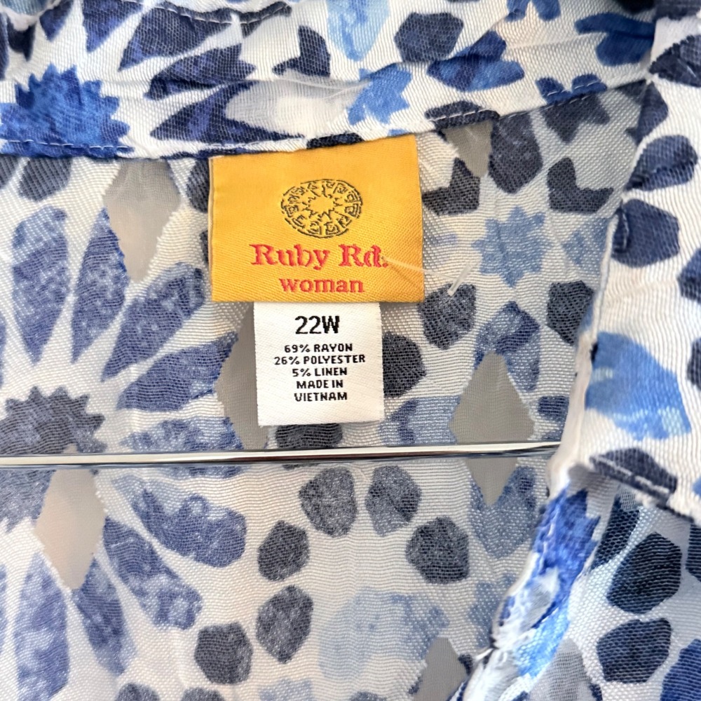 Ruby Rd Woman 22W Blue Geometric Mosaic Burnout Roll Tab Button Front Shirt Top - Picture 3 of 7